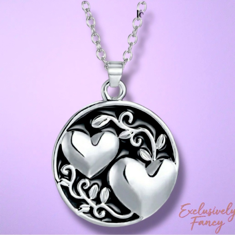 Silver Sister Necklace Love 3d Heart Double Sided Pendant Neckace NWT - Picture 5 of 7